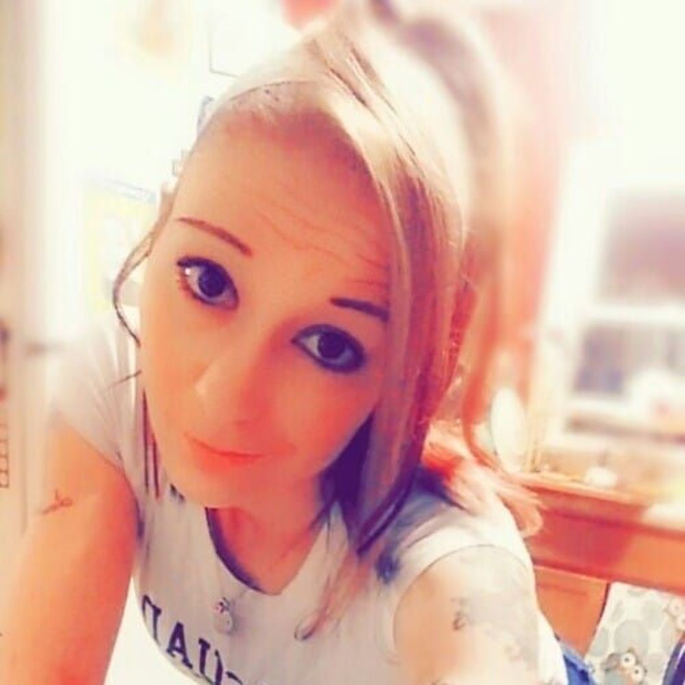 Meet your Posher, Danielle